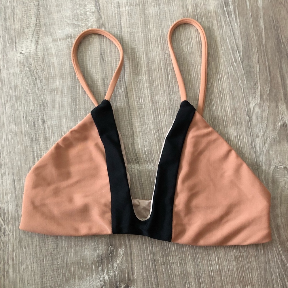 ACACIA Swimwear, Pupukea top in Naked/Storm